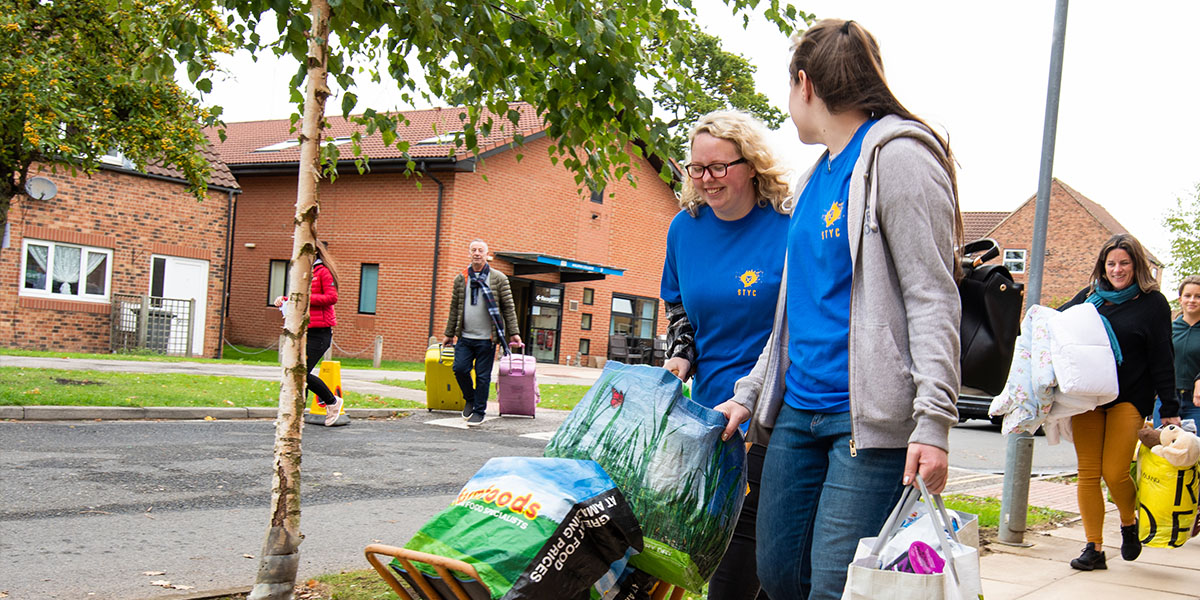 Halifax STYCs Helping Students Move in